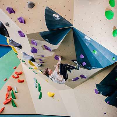 Jeugd zelf komen boulderen